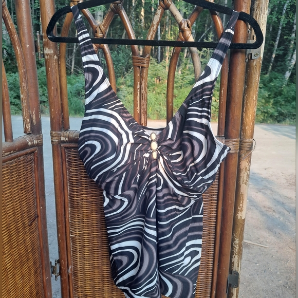 Coco Reef swimsuit top 34C🤎🌊 - Picture 1 of 9